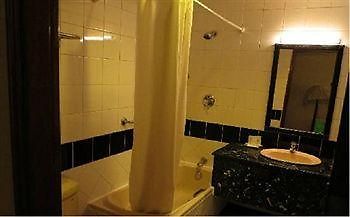 Holiday Hotel พนมเปญ ภายนอก รูปภาพ