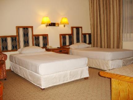 Holiday Hotel พนมเปญ ภายนอก รูปภาพ