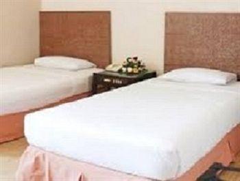 Holiday Hotel พนมเปญ ภายนอก รูปภาพ